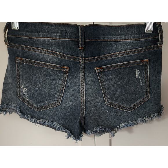 SNEAK PEEK Black Label Dark Wash Distressed Frayed Hem Buffalo Pockets Small - Picture 2 of 3
